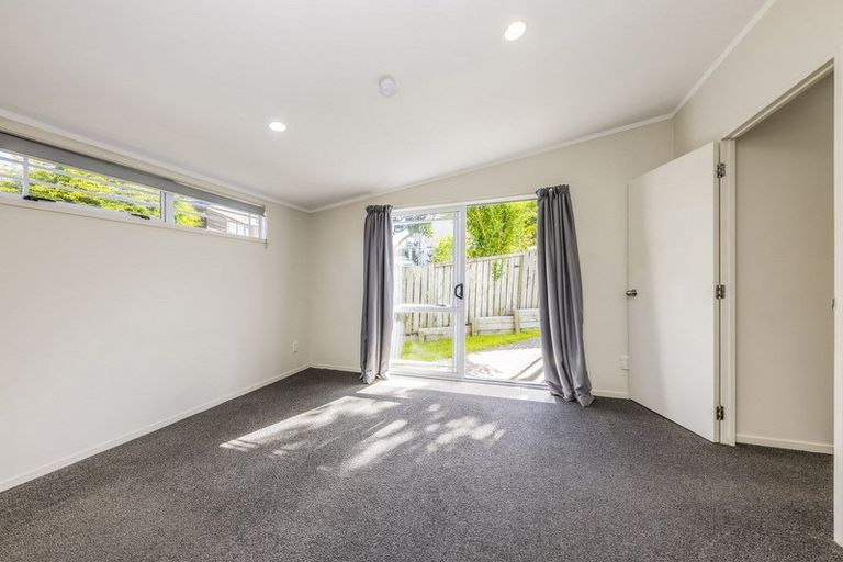 Photo of property in 27a Rotoiti Avenue, Pakuranga Heights, Auckland, 2010