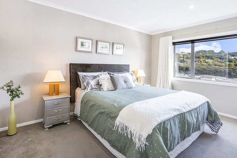 Photo of property in 16 Bluejacket Place, Whitby, Porirua, 5024