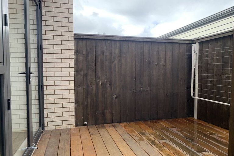 Photo of property in 27 Saltmarsh Road, Hobsonville, Auckland, 0616