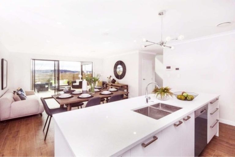 Photo of property in 2 Irving Place, Hobsonville, Auckland, 0616