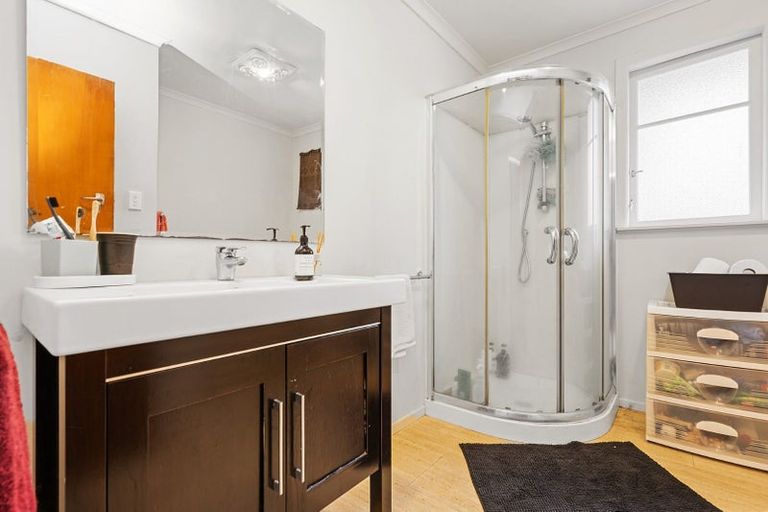 Photo of property in 1 Inverness Avenue, Hamilton East, Hamilton, 3216