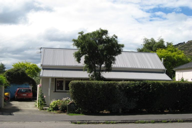 Photo of property in 15 Marsden Street, Heathcote Valley, Christchurch, 8022