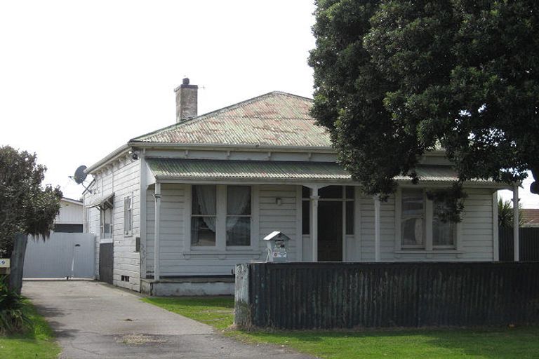 Photo of property in 21 Tongariro Street, Castlecliff, Whanganui, 4501