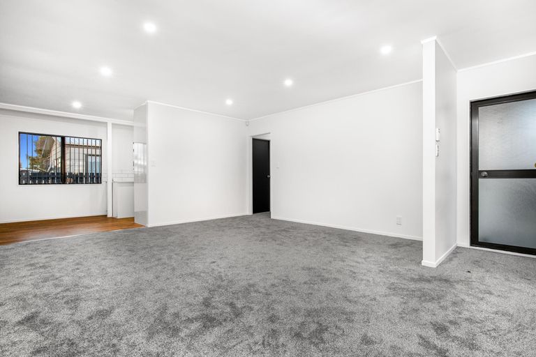 Photo of property in 1/8 Templeton Place, Clendon Park, Auckland, 2103