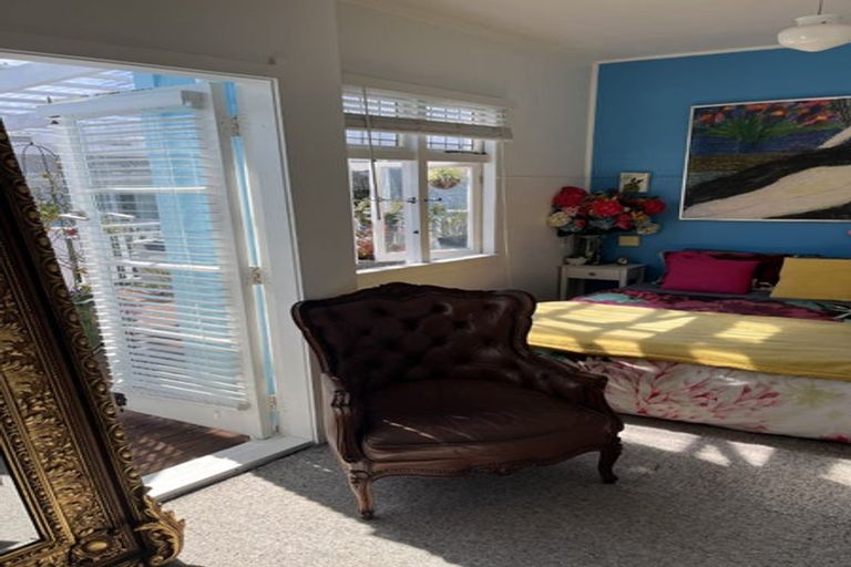 Photo of property in 8 Effingham Street, North New Brighton, Christchurch, 8083