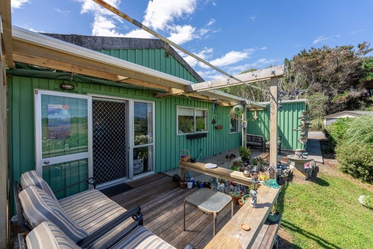 Photo of property in 69 Sims Road, Te Horo Beach, Otaki, 5581