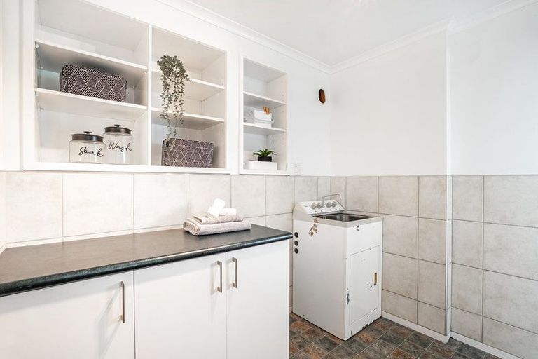 Photo of property in 45 Maungaraki Road, Korokoro, Lower Hutt, 5012