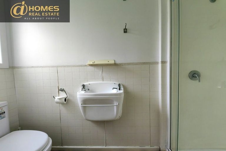 Photo of property in 127 Gossamer Drive, Pakuranga Heights, Auckland, 2010