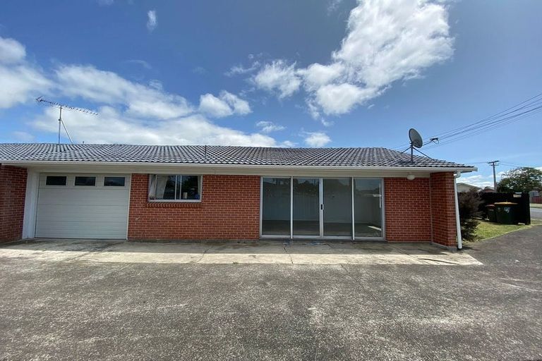 Photo of property in 1/17 Idlewild Avenue, Mangere, Auckland, 2022