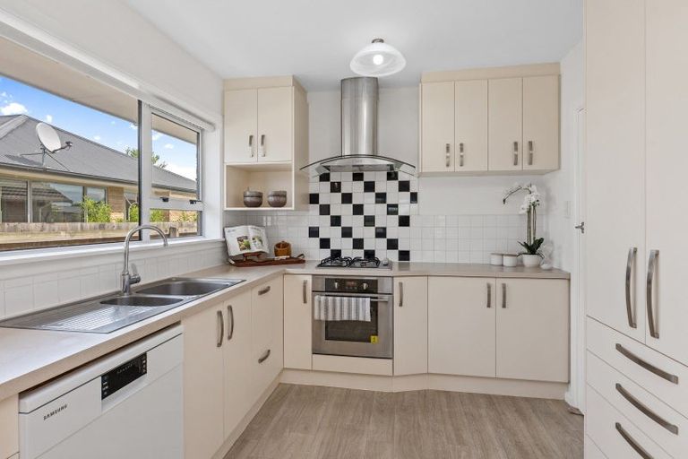 Photo of property in 32 Carruthers Street, Ilam, Christchurch, 8041