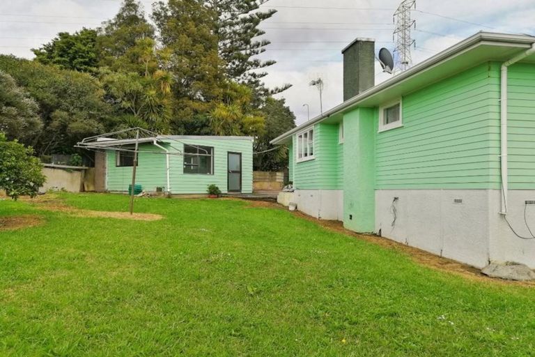 Photo of property in 9 Martin Place, Kelston, Auckland, 0602