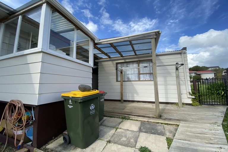 Photo of property in 9 Dalwhinnie Parade, Highland Park, Auckland, 2010