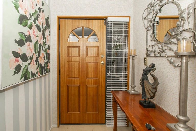 Photo of property in 21 Mona Square, Ashburton, 7700