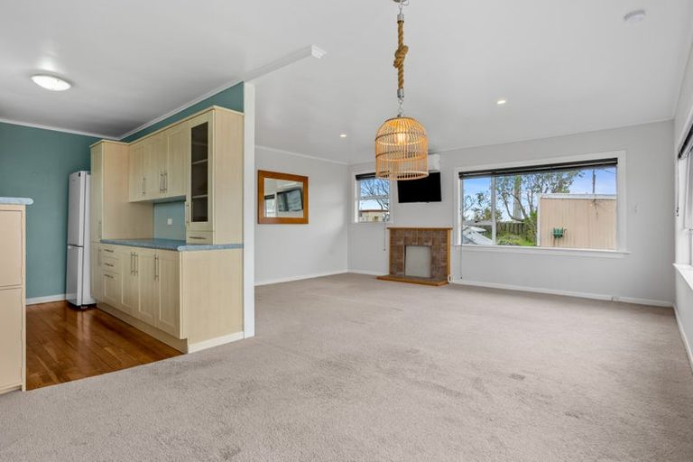 Photo of property in 1/57 Deep Creek Road, Waiake, Auckland, 0630