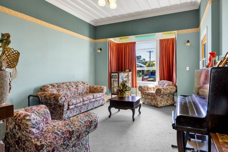 Photo of property in 68 Domett Street, Opunake, 4616