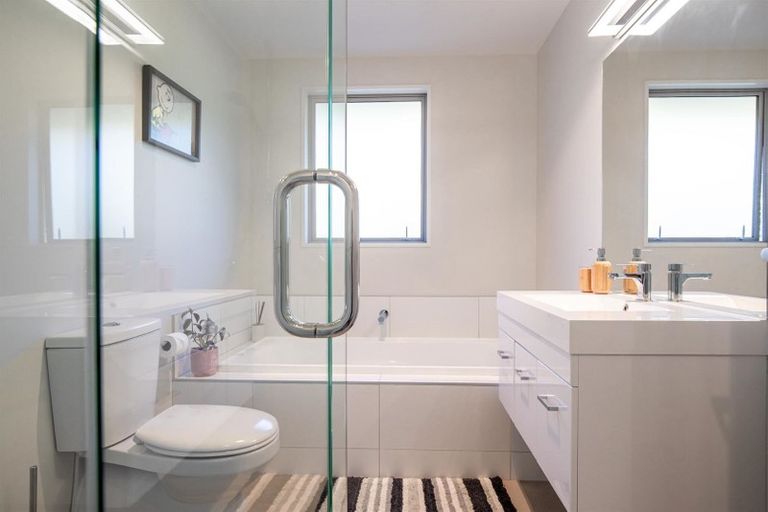 Photo of property in 6 Turnbull Crescent, Wanaka, 9305