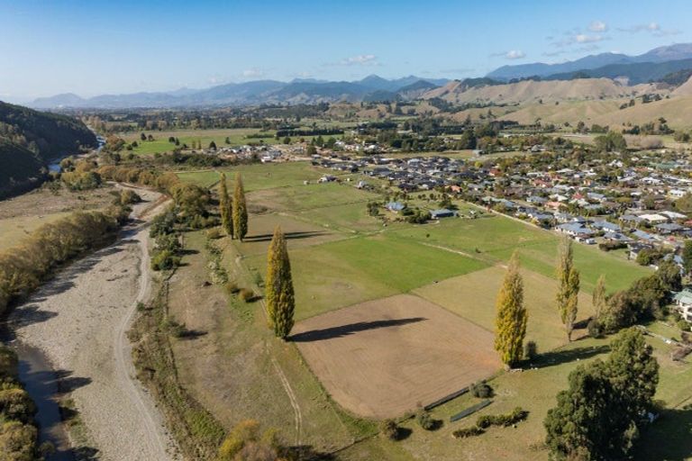 Photo of property in 19 Whiting Drive, Wakefield, 7025