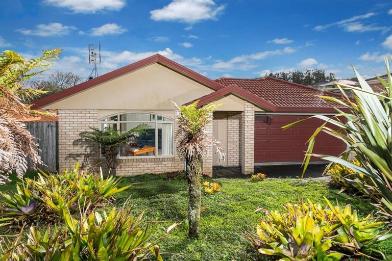 Photo of property in 27 View Ridge Drive, Ranui, Auckland, 0612