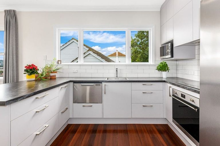 Photo of property in 18 Elphinstone Avenue, Strathmore Park, Wellington, 6022