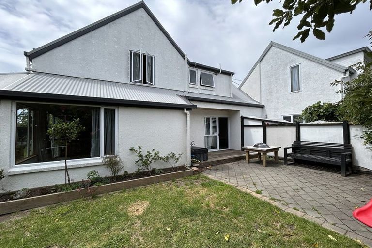 Photo of property in 2/144a Yaldhurst Road, Sockburn, Christchurch, 8042