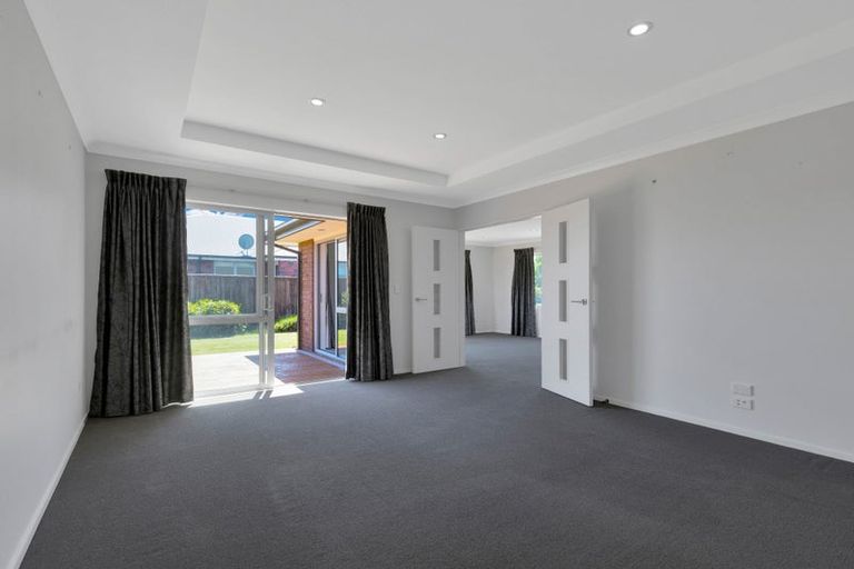 Photo of property in 9 Walnut Way, Rangiora, 7400