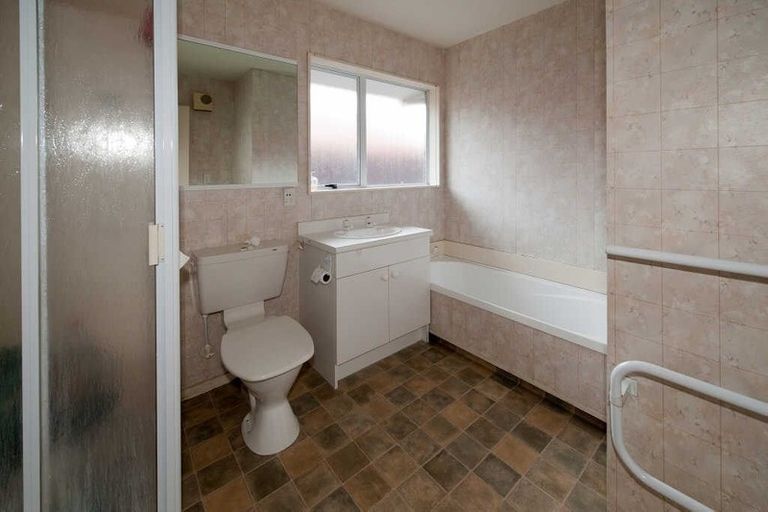 Photo of property in 2/38 Maxwell Street, Riccarton, Christchurch, 8041