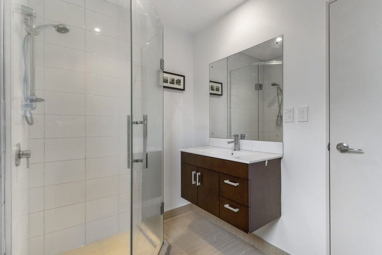 Photo of property in 11 William Bayes Place, Red Beach, 0932