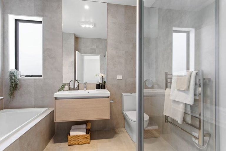 Photo of property in 31 Roundel Crescent, Whenuapai, Auckland, 0618