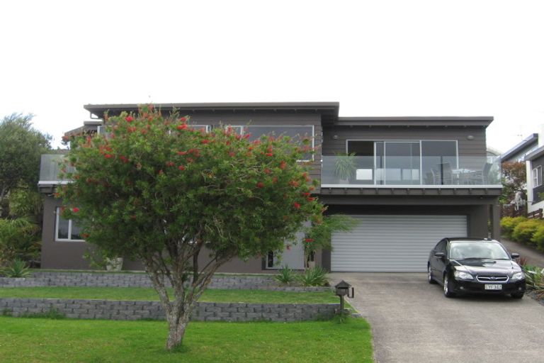 Photo of property in 1/11 Marama Street, Castor Bay, Auckland, 0620