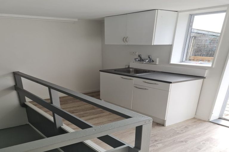 Photo of property in 33a Springs Road, Parakai, 0830