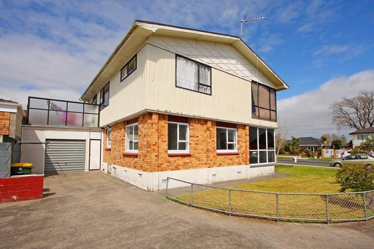 Photo of property in 1/52 Great South Road, Papatoetoe, Auckland, 2025
