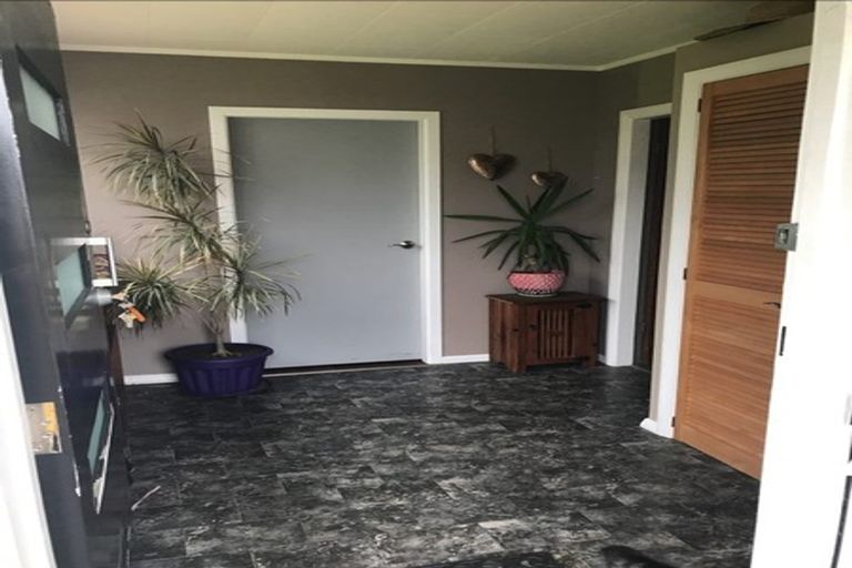 Photo of property in 6 Peace Avenue, Moturoa, New Plymouth, 4310
