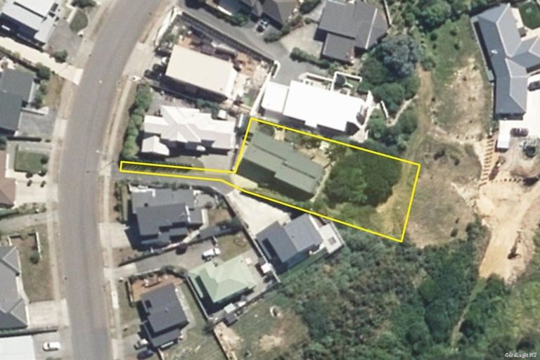 Photo of property in 35 Endeavour Drive, Whitby, Porirua, 5024