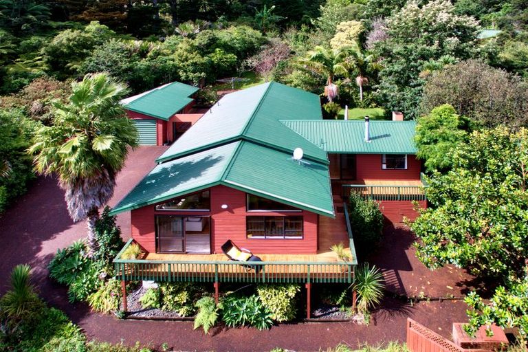Photo of property in 12 Cochran Road, Oratia, Auckland, 0604