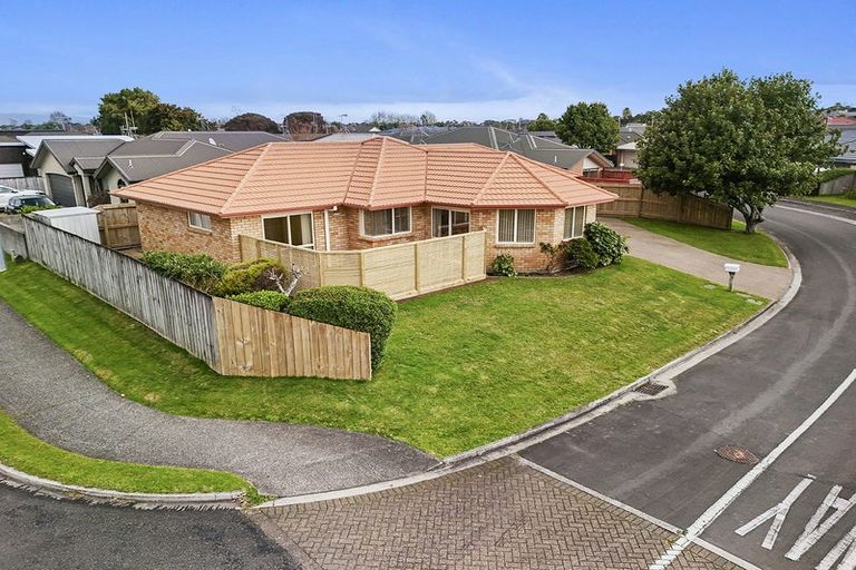 Photo of property in 1 Kirk Close, Rototuna, Hamilton, 3210