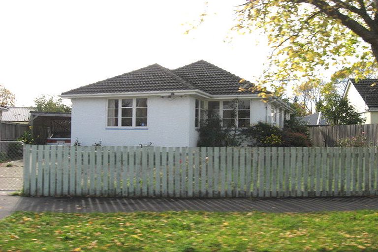 Photo of property in 62 Hoani Street, Northcote, Christchurch, 8052