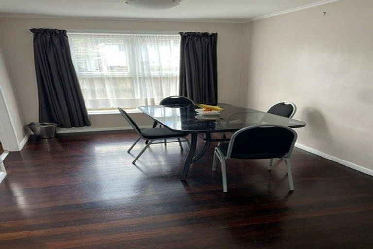 Photo of property in 106 Whites Line East, Waiwhetu, Lower Hutt, 5010