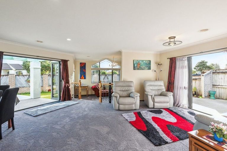 Photo of property in 1 Quadrant Heights, Paraparaumu, 5032