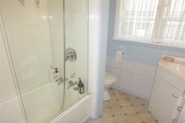 Photo of property in 16 Peel Place, Wainuiomata, Lower Hutt, 5014