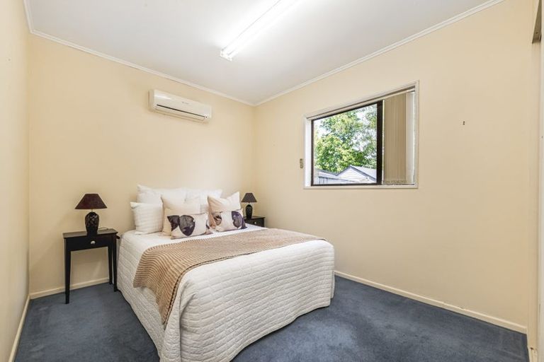 Photo of property in 213 Memorial Avenue, Burnside, Christchurch, 8053