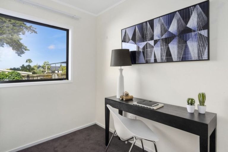 Photo of property in 1/36 Moore Street, Hillcrest, Auckland, 0627