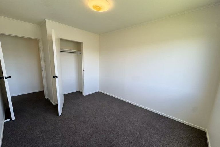 Photo of property in 18 Athena Drive, Totara Vale, Auckland, 0629