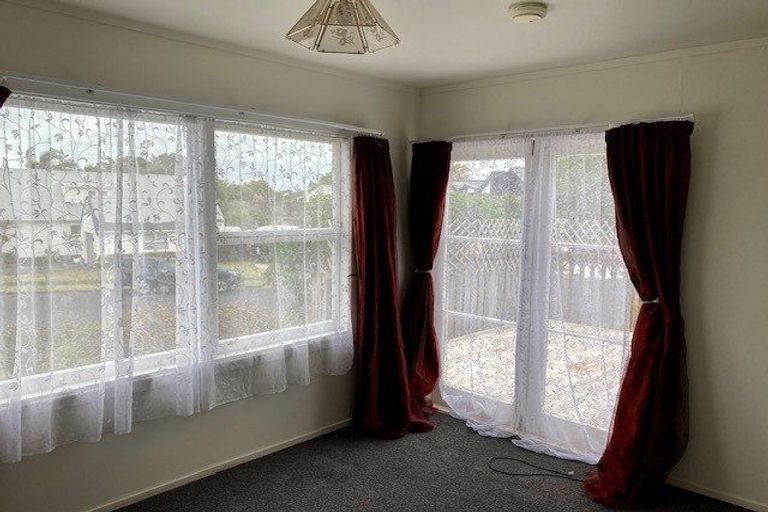 Photo of property in 32 Marendellas Drive, Bucklands Beach, Auckland, 2014