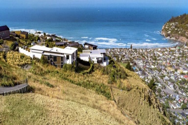 Photo of property in 1 Oxenhope Road, Richmond Hill, Christchurch, 8081