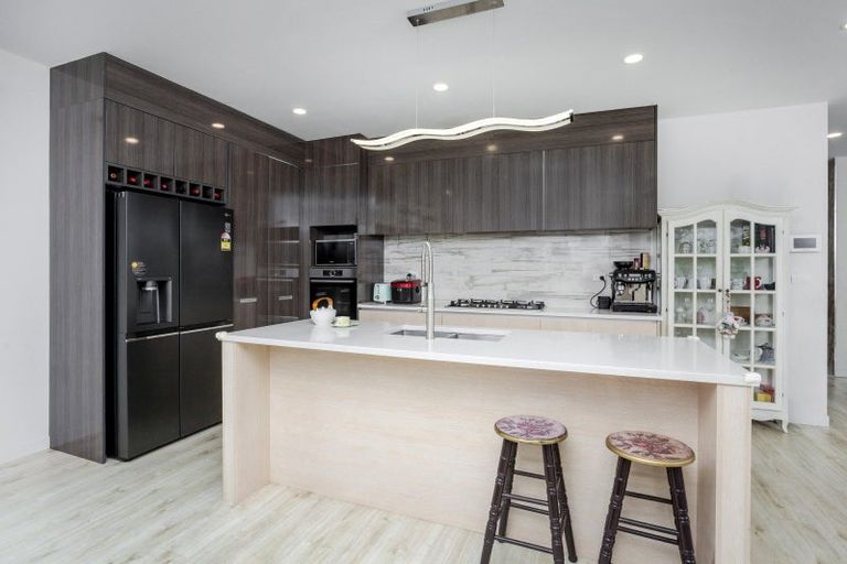 Photo of property in 97a Sunrise Avenue, Murrays Bay, Auckland, 0630