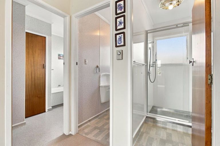Photo of property in 7 Montana Place, Merrilands, New Plymouth, 4312