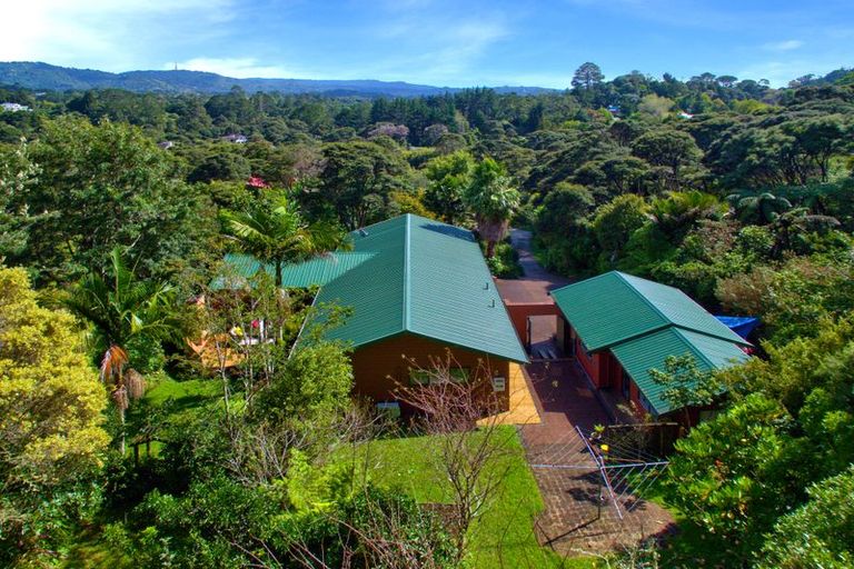 Photo of property in 12 Cochran Road, Oratia, Auckland, 0604