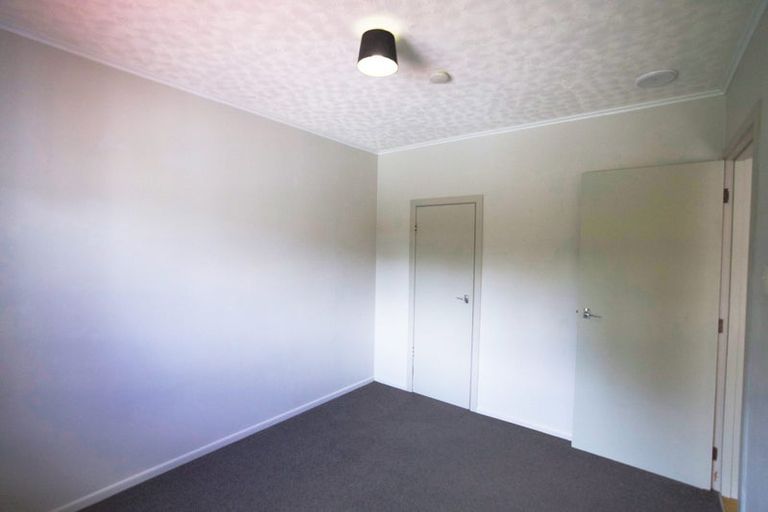 Photo of property in 12 Lucinda Place, Glen Eden, Auckland, 0602