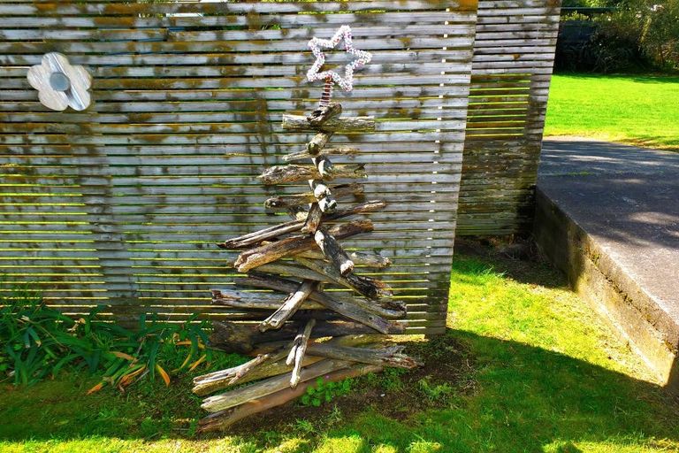 Photo of property in 7 Hennessy Street East, Foxton Beach, Foxton, 4815