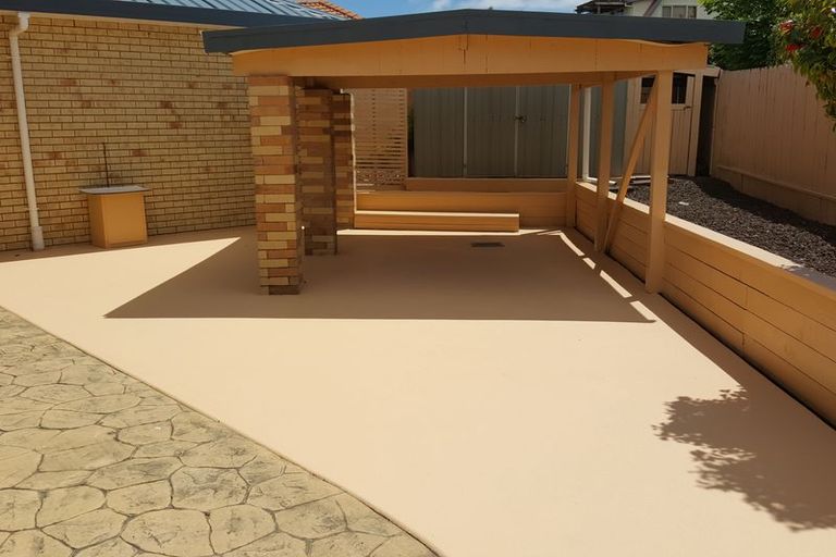 Photo of property in 16 Eloise Place, Clendon Park, Auckland, 2103